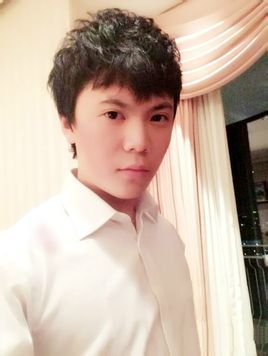 2010年,王振威被影坛巨星,国际功夫电影巨星选中,与,等合作,参演影片